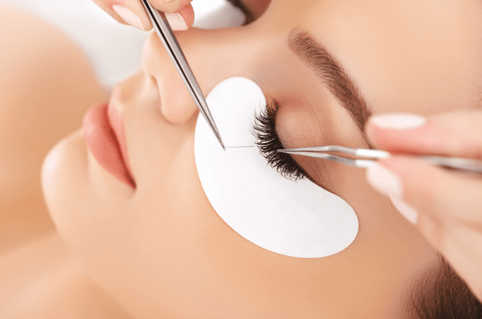 UV Eyelash Extensions 1-Week Fill