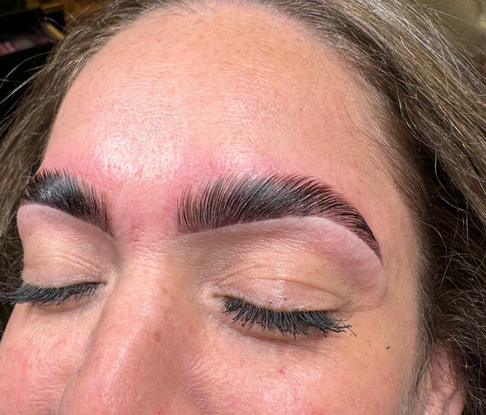 Brow Lamination & Tint