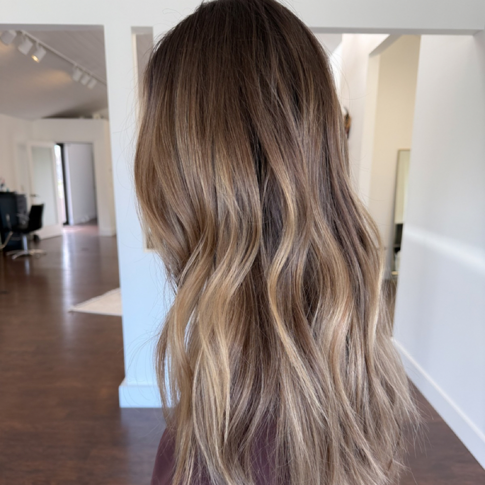 SIGNATURE LIVED-IN COLOR EXPERIENCE at Salon Presley in Cicero, NY