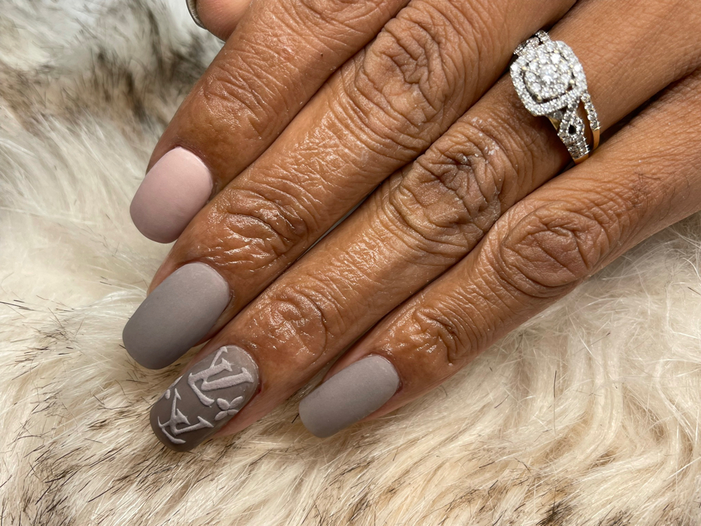2 Desing Or Rhinestone Nails