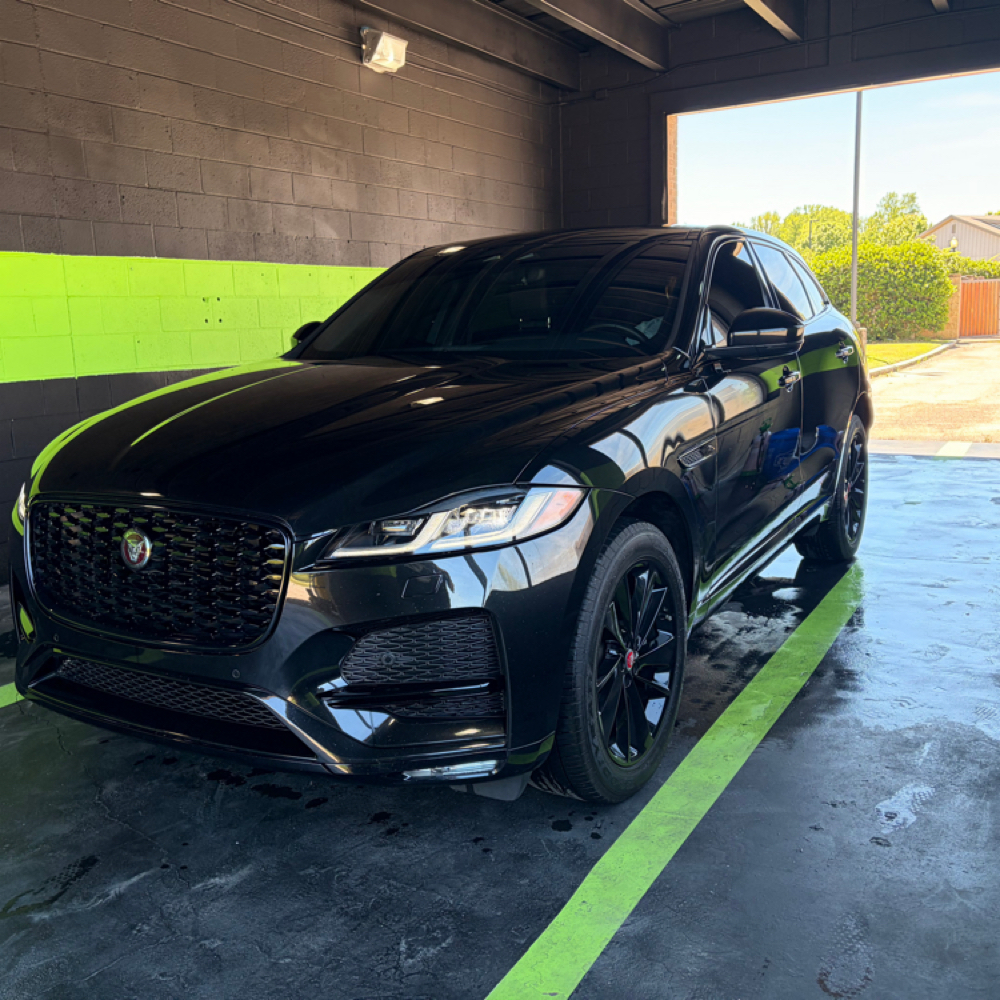Hand Wax at We Love Everybody Detailing in Memphis, TN