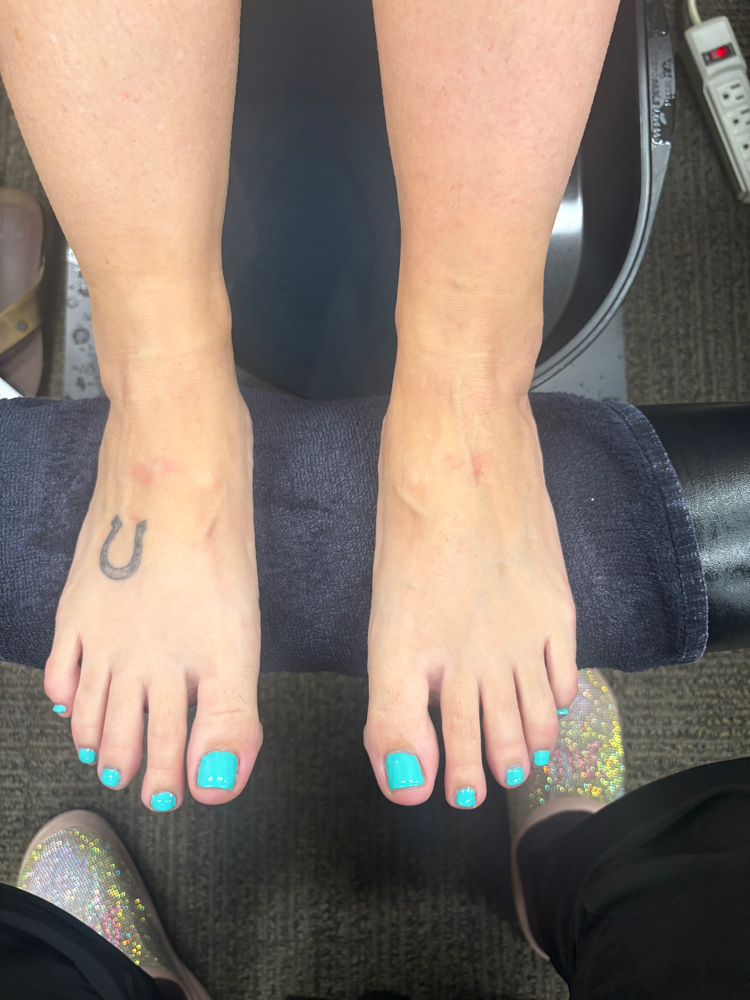 Gel Pedi at Luckxurious Beauty in Pensacola, FL