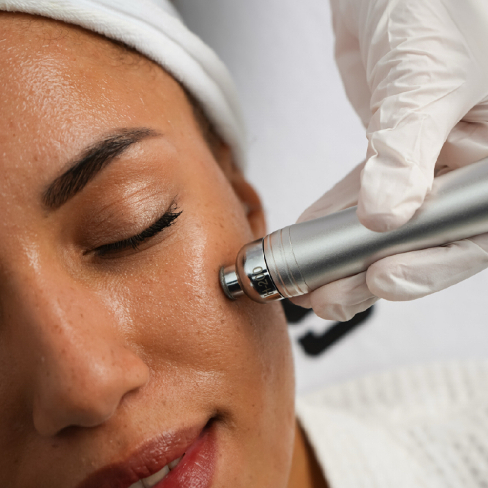 HydroDiamond Experience at Vaknin Aesthetics in Chicago, IL