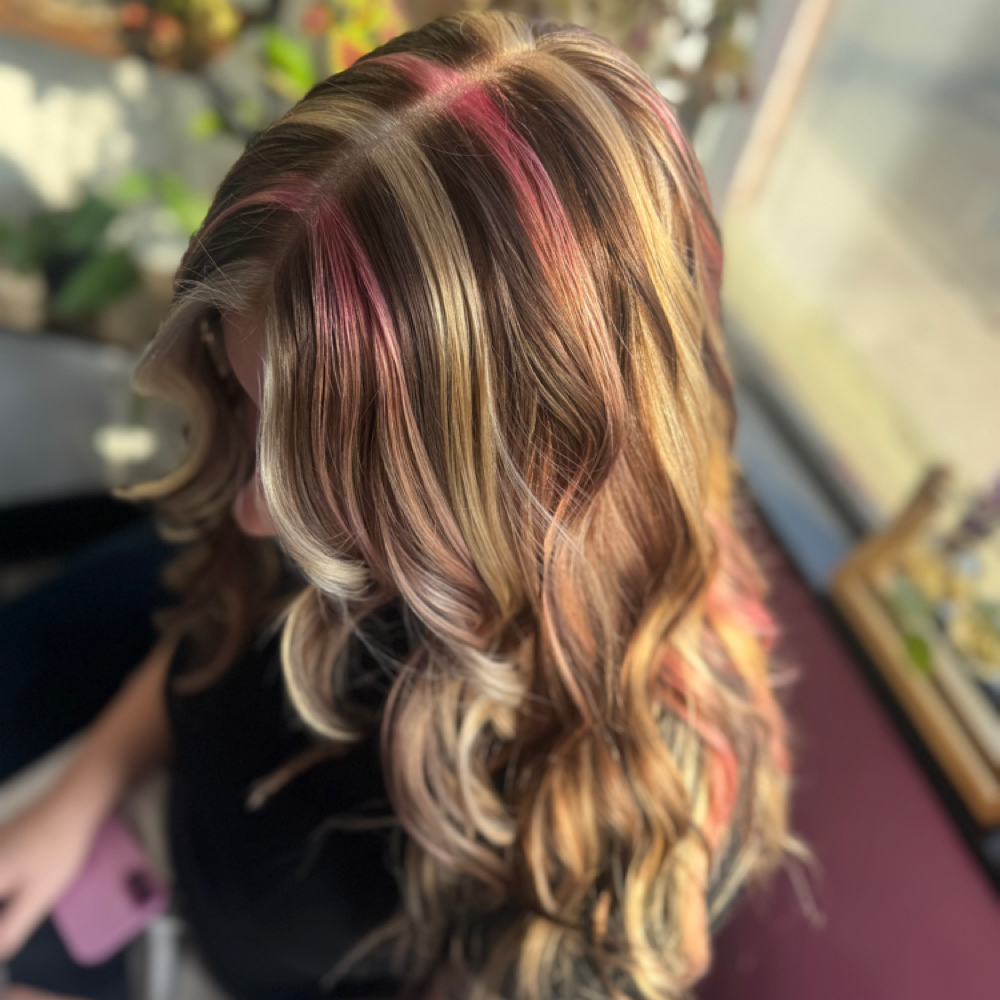 Chunky Highlights at Chey's Color Plug in Dayton, OH