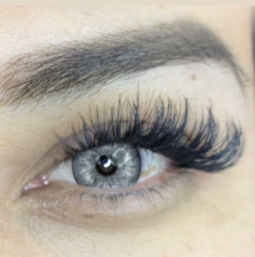 Volume Wispy Lashes Full Set