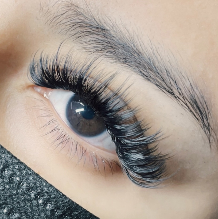 WEEKLY VOLUME TOUCHUP at Impala Lashes LLC in Las Vegas, NV