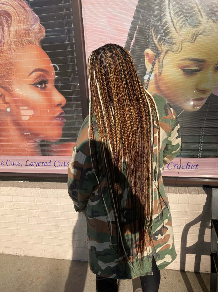 Medium/smedium Knotless Braids