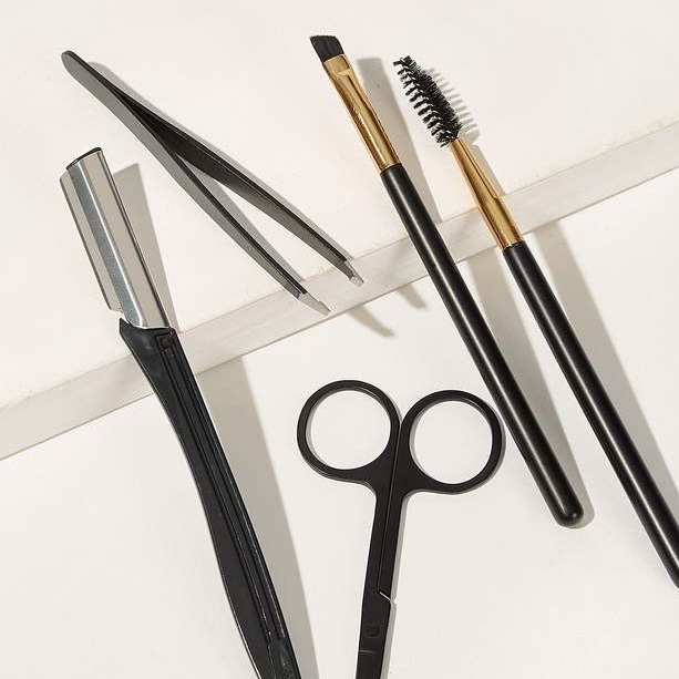 Brow Clean-up (No Wax) at JB BROWS & BEAUTY in San Bernardino, CA