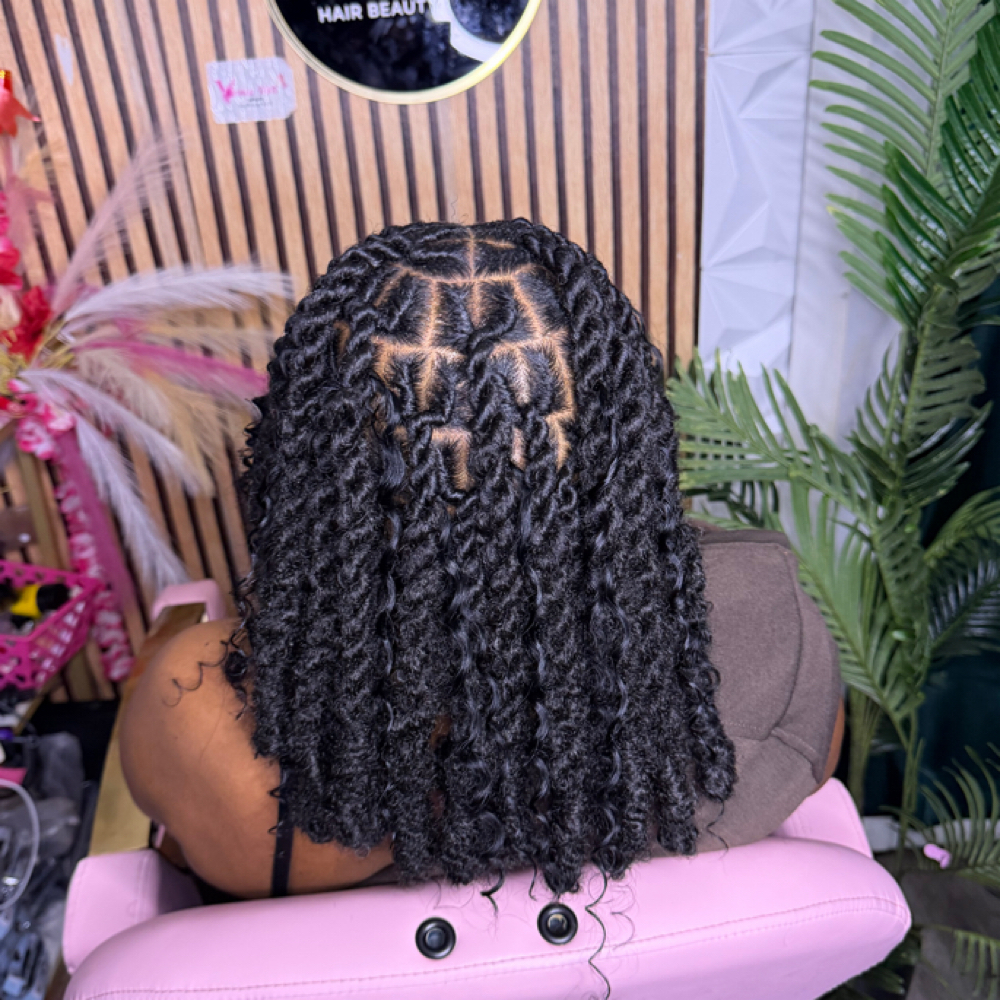 Locs Invisible at Vanouhair beauty in Philadelfia, PA