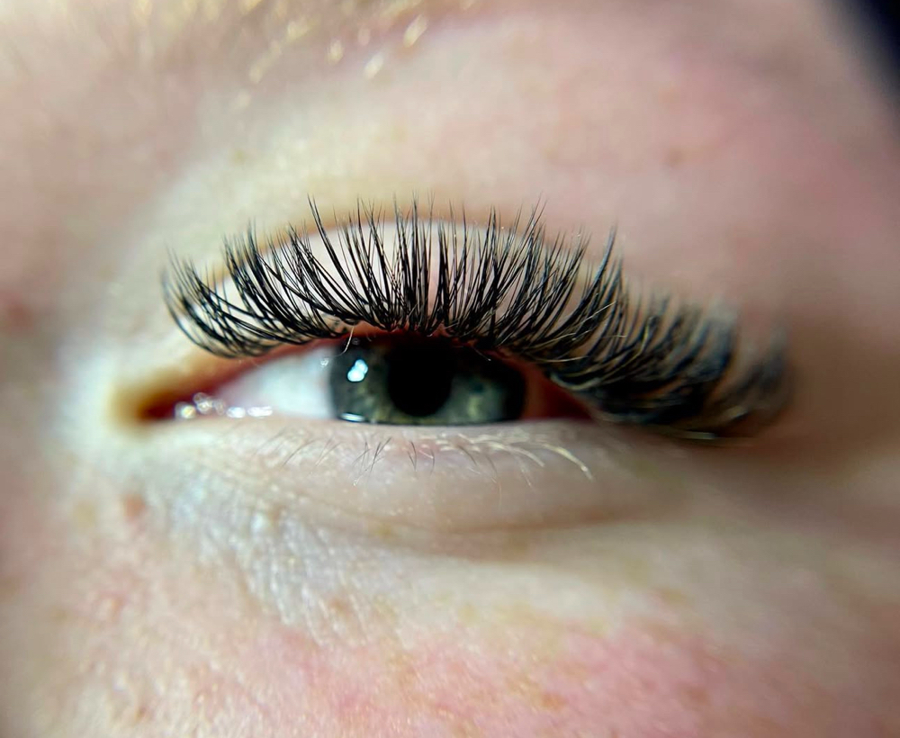 Hybrid Eyelash Extensions