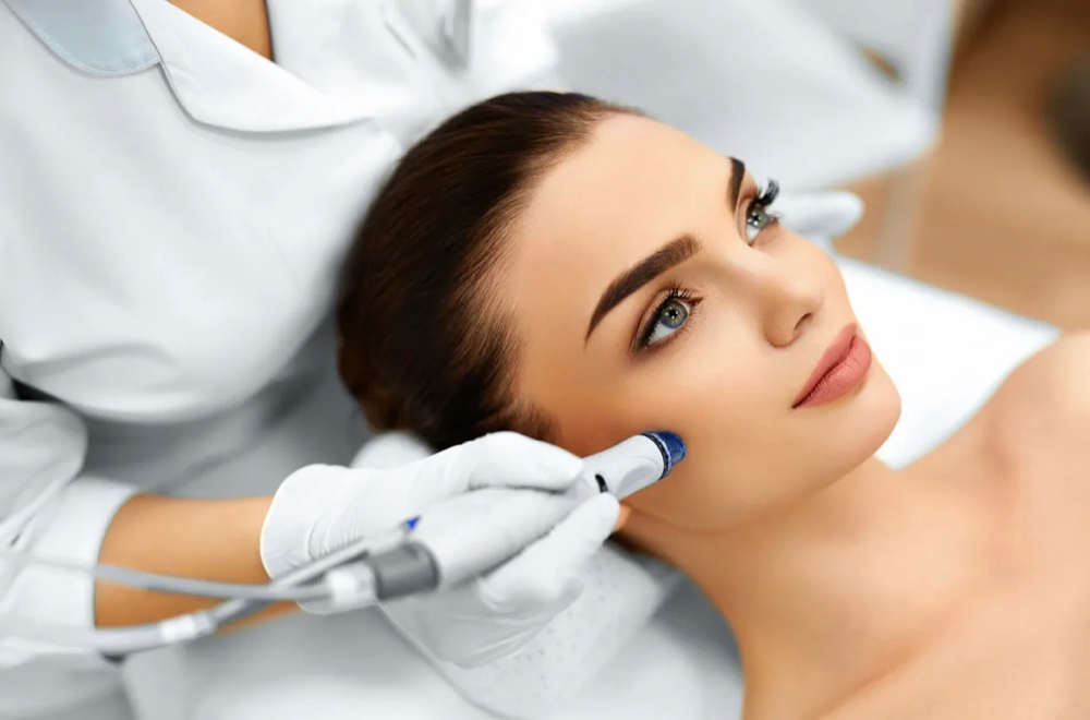 The Hydra Glow Facial