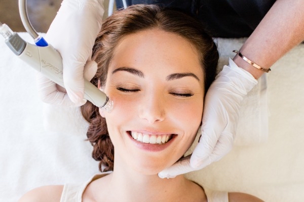 Hydradermabrasion Facial