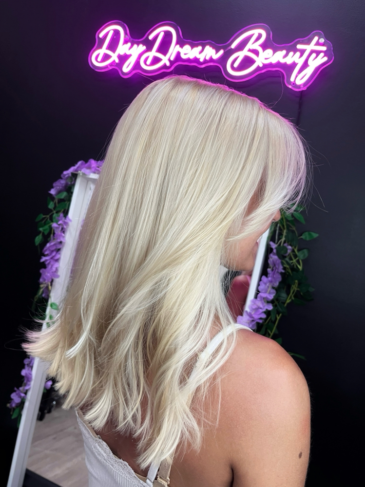 Lighten & Tone Root Retouch & Style