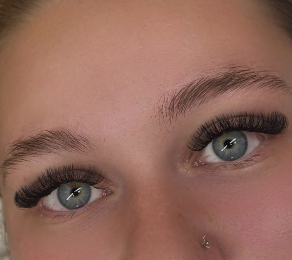 Volume Eyelash Extensions Full Set