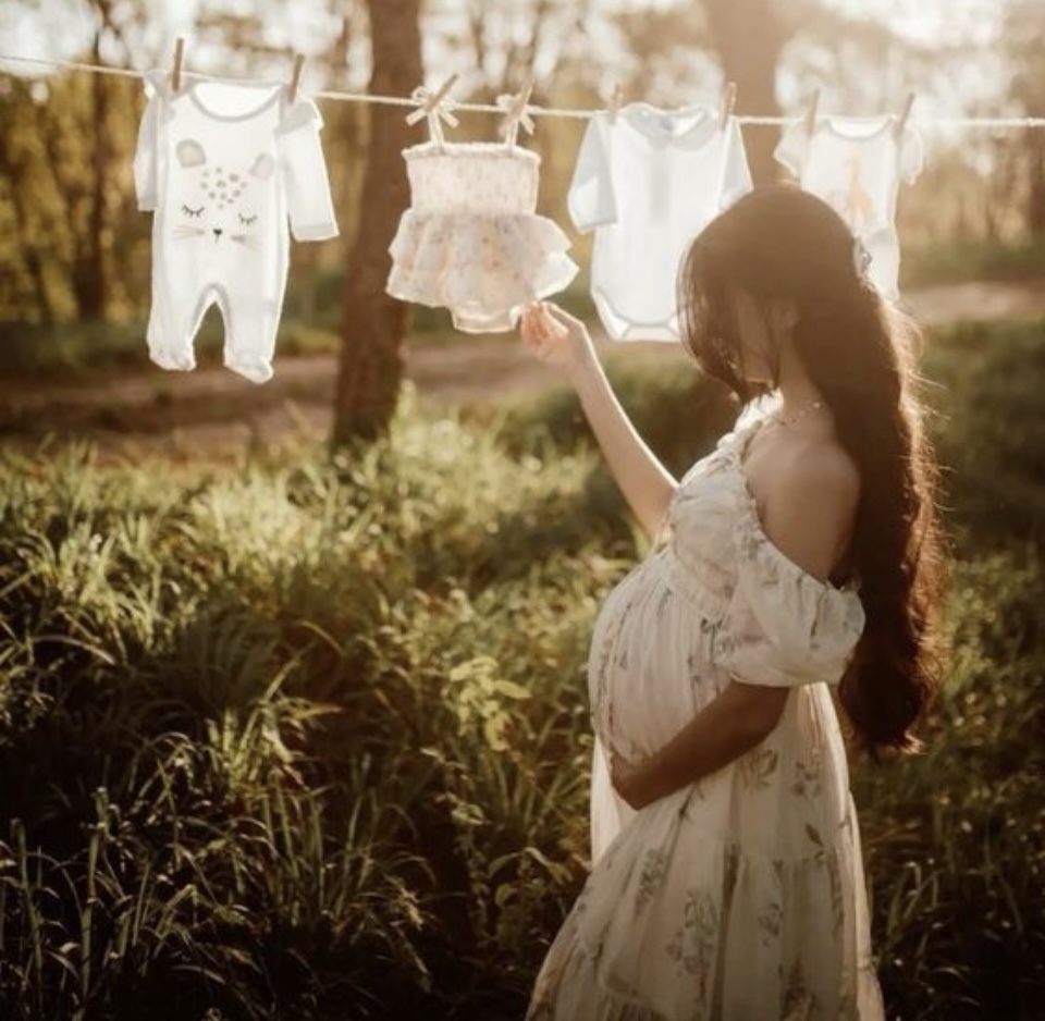 Maternity Photos at Kaptured by Macey in Maryville, MO