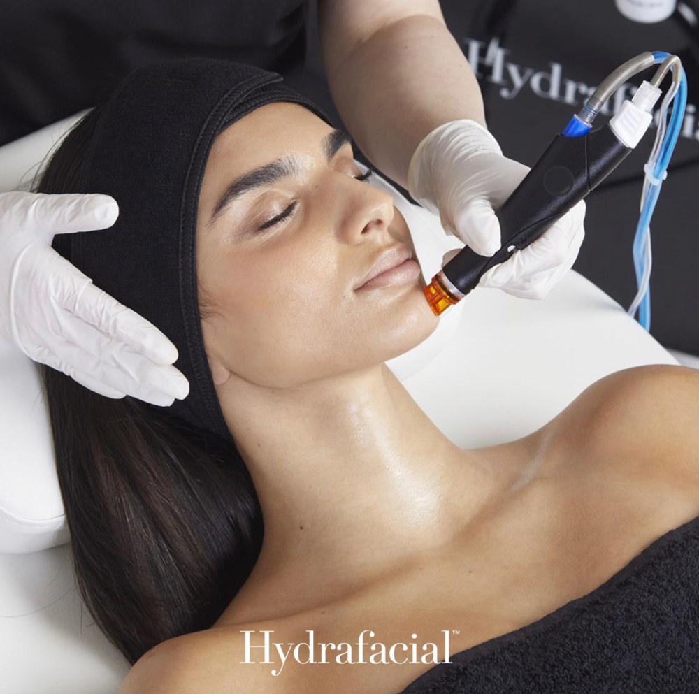 Platinum Hydrafacial & Dermaplaning