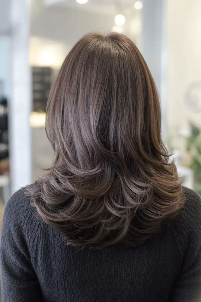 Women’s Layered Haircut