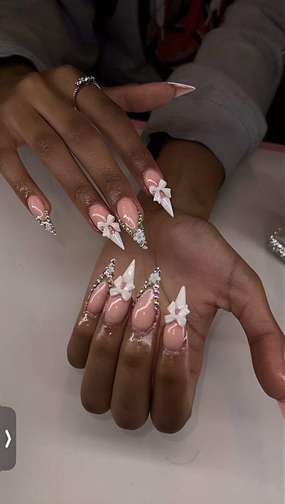 Ashs Stiletoe Everday Nail Services