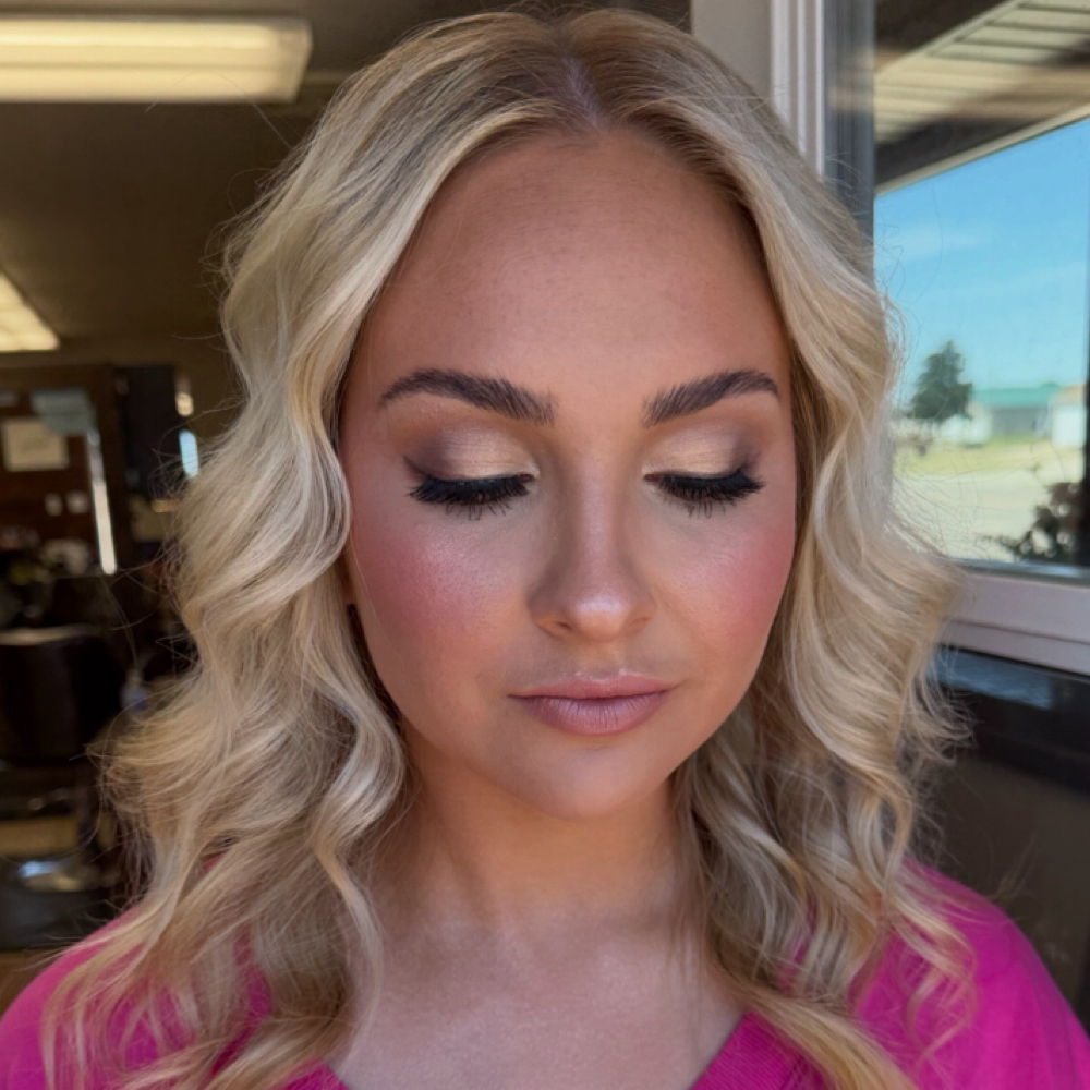 ✨ Signature Glam Package at Justine  Evans in Russell, KS