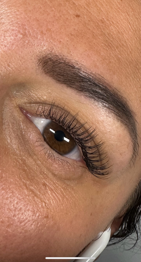 CLASSIC FULL SET at LASH JUNKIE BEAUTY BAR in OAKBROOK TERRACE, IL