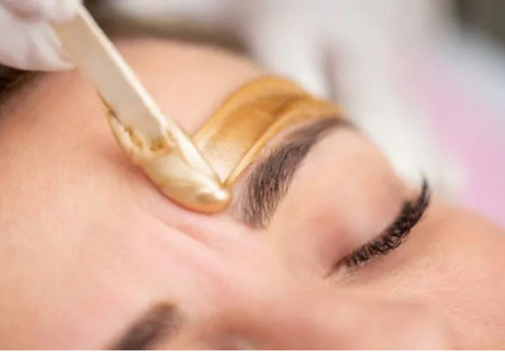 Brow Shaping (Wax or Tweeze)