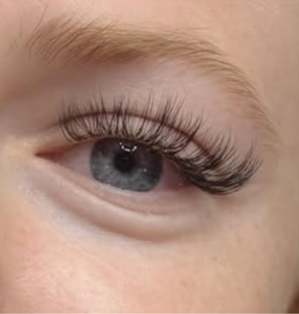 Hybrid 2 Week Fill at Lilly Lee Lashes in Cottleville, MO