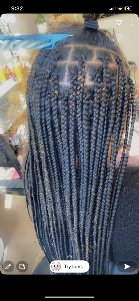 Medium knotless Braid