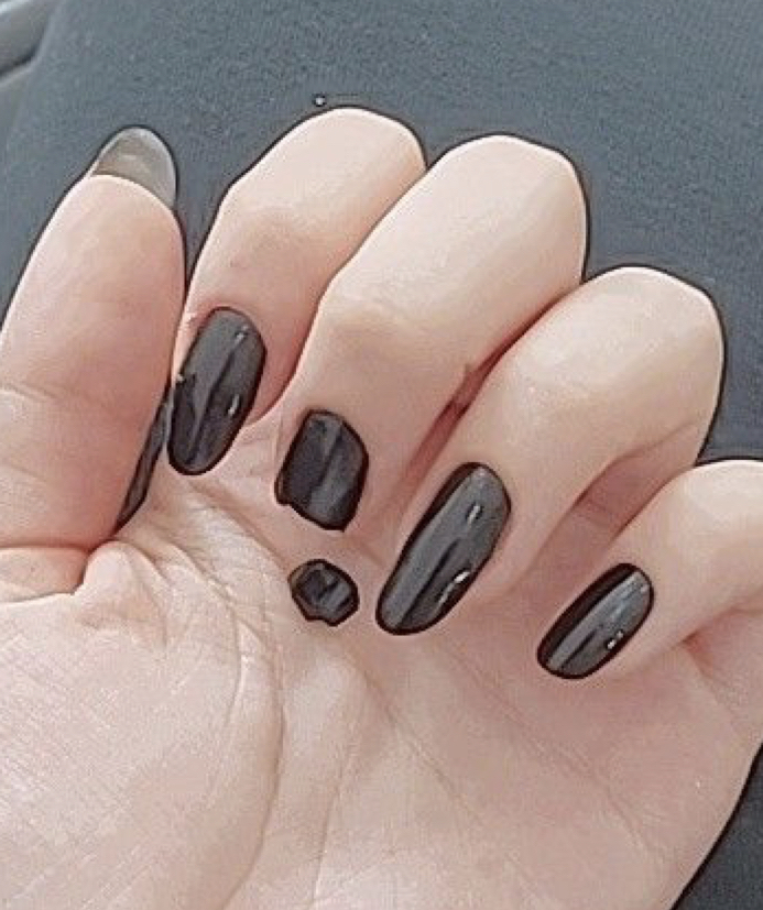 Fix Nails/ Arreglo De Una Uña