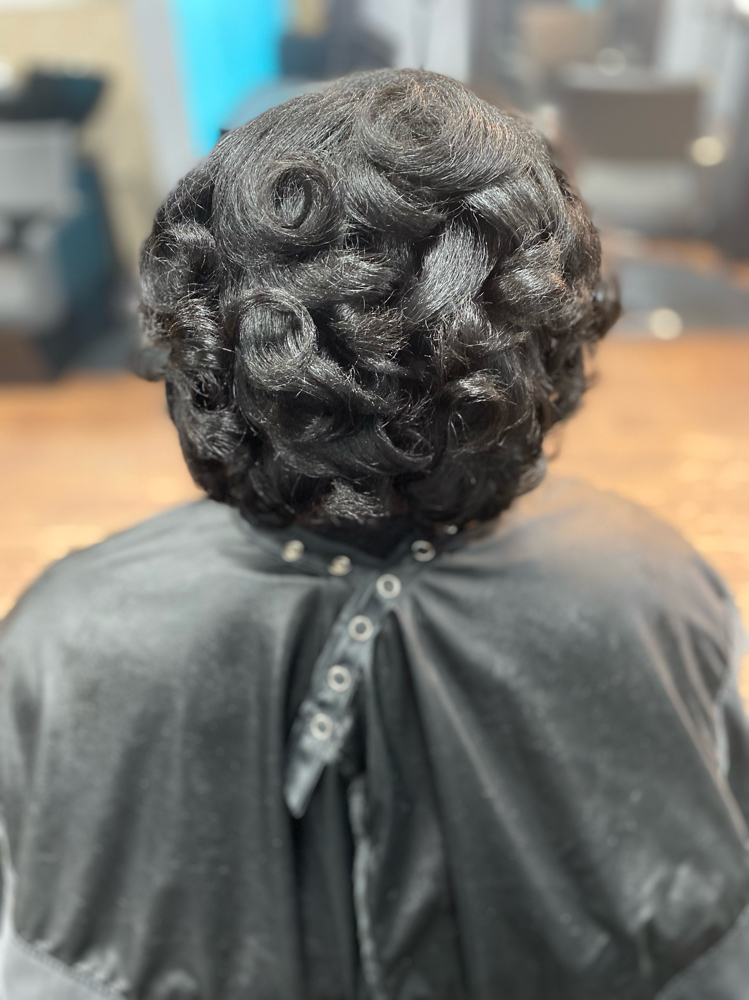Relaxed Silk Press W/ Curls