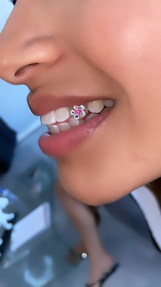 Flower Tooth Gem Design at Candilashes in Glendale, AZ