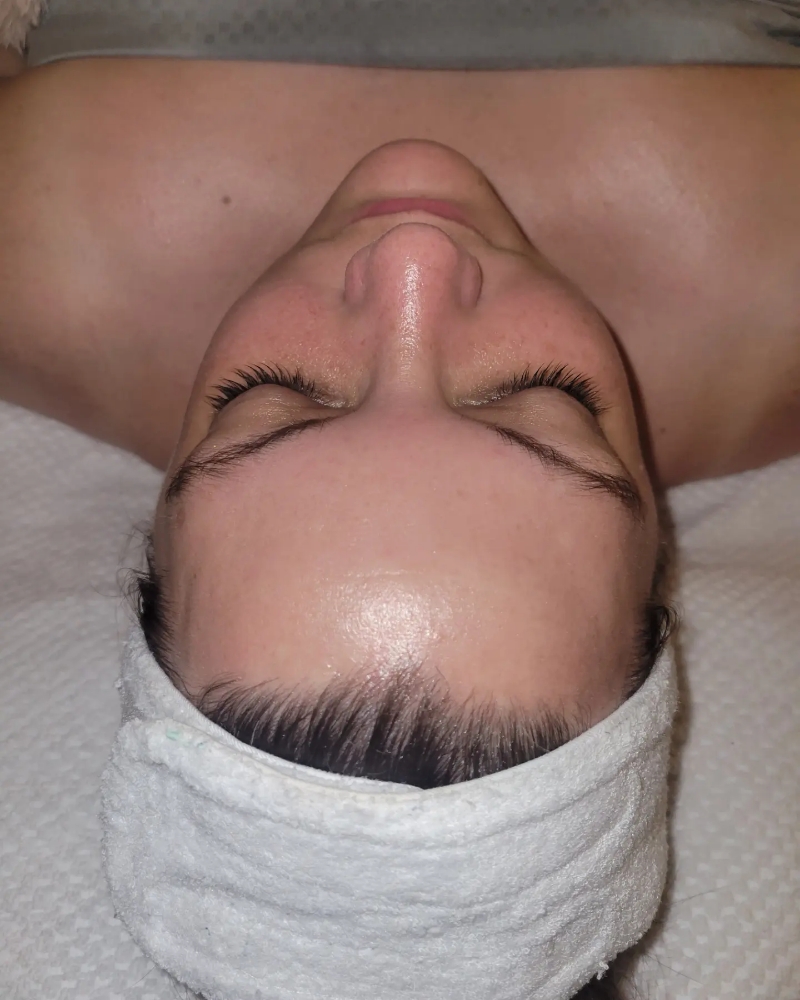 Illuminate Glow Facial with LED