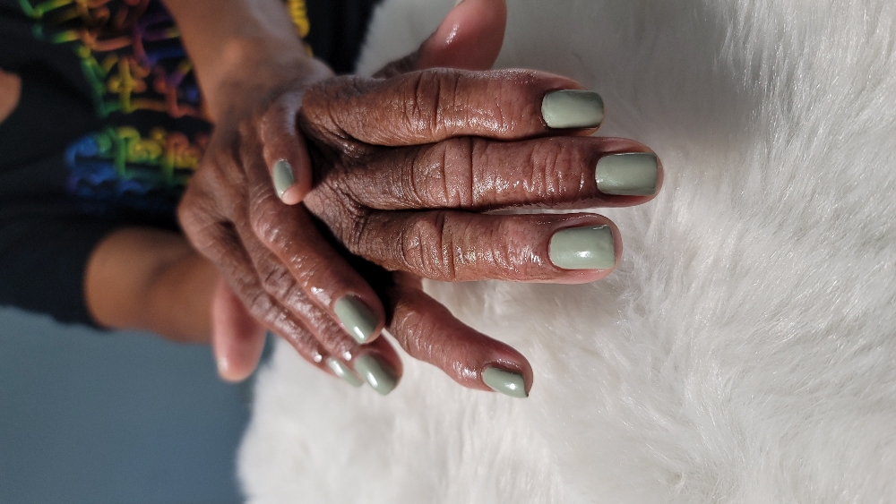 Glam Manicure