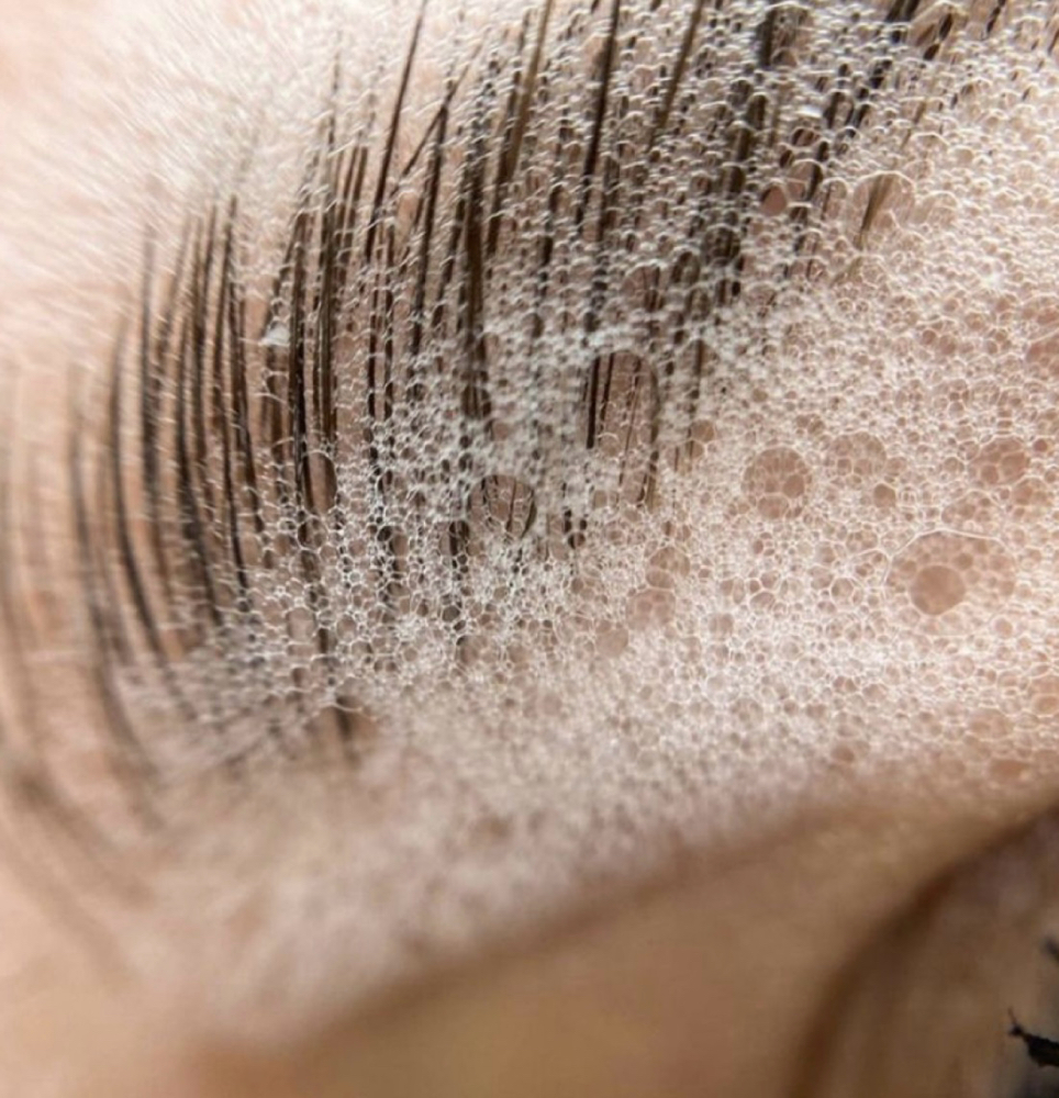 BROW LAMINATION + WAX