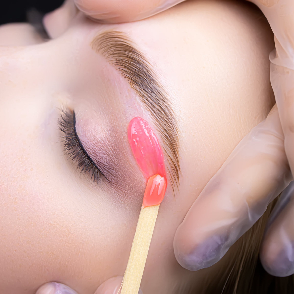 Brow Wax/ Shaping