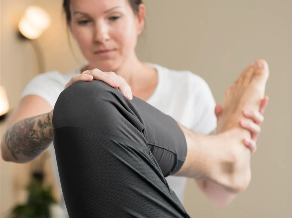 60 Minute Therapeutic Massage with Full Body Stretch