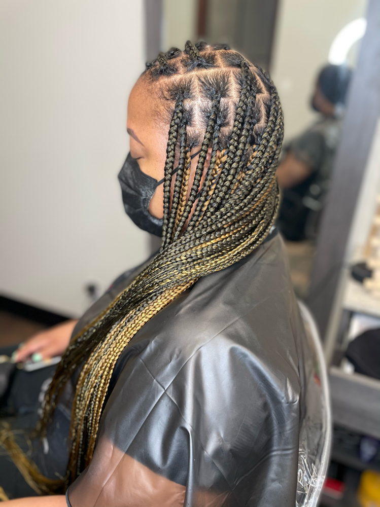 KNOTLESS BRAIDS (MEDIUM)