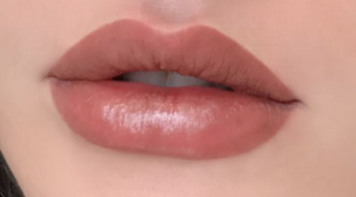 Lipblushing with Monica