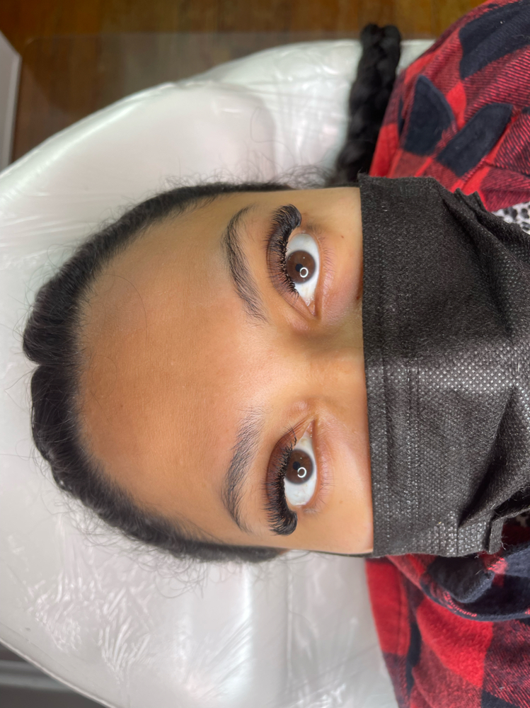 VOLUMEN LASHES