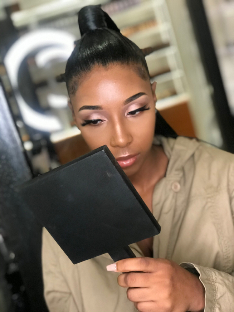 1on1 NaturalGlam LessonApplication