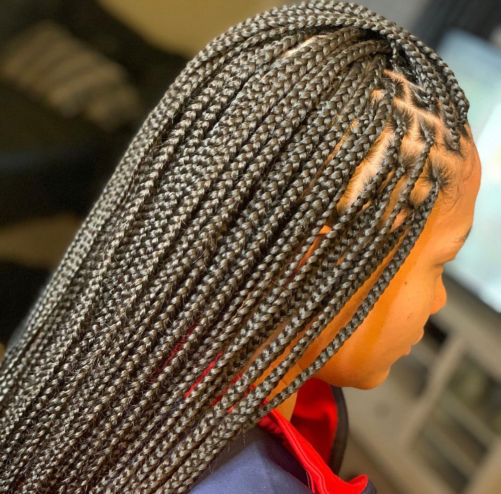Small knotless Braids