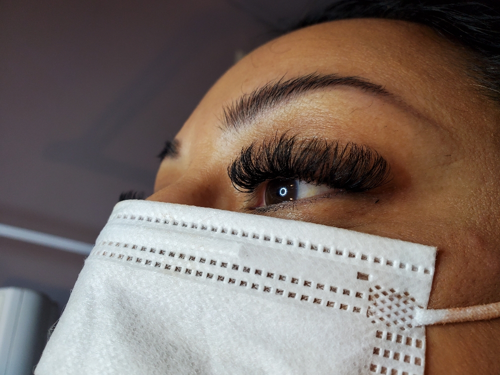 Eyelash Extensions Volume Fill-in