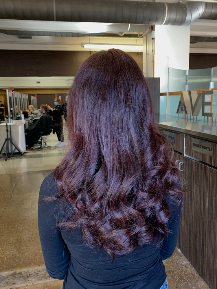 Shampoo & Blowdry (Straight/Wavy)