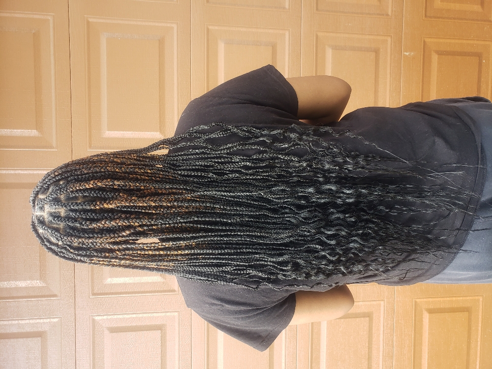 Box Braids (Medium)