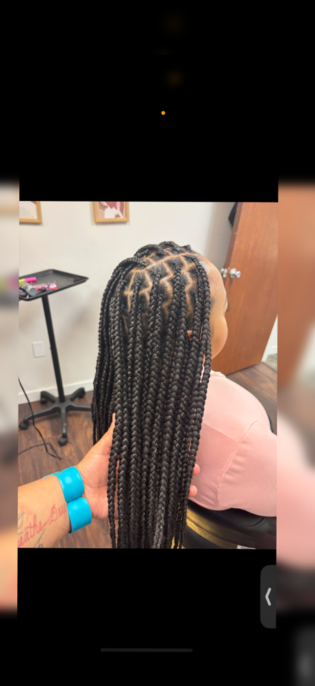 Medium Knotless