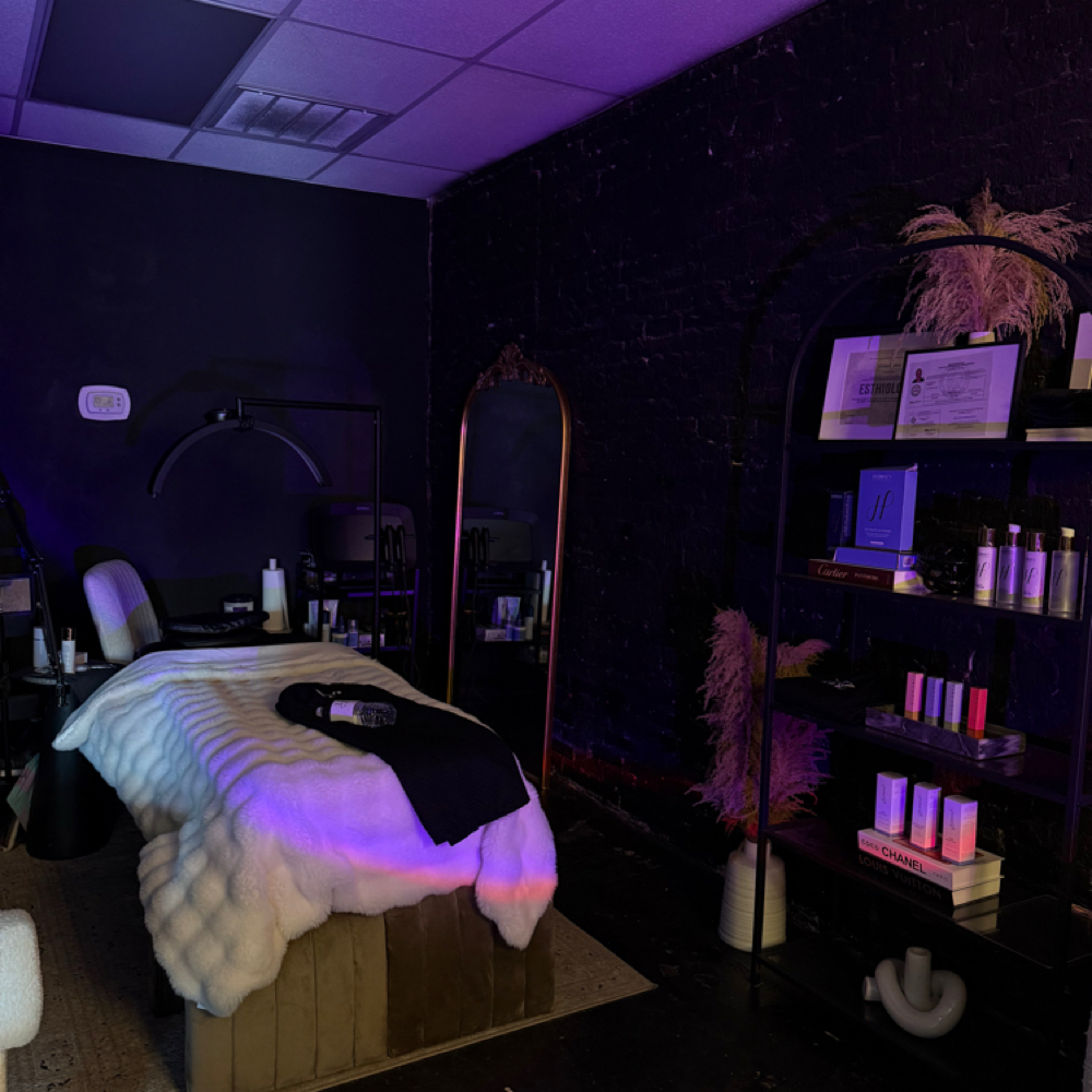 JUNE FACIAL SPECIAL - 90 MIN 🥥🍍 at Liz & Co. in Athens, AL