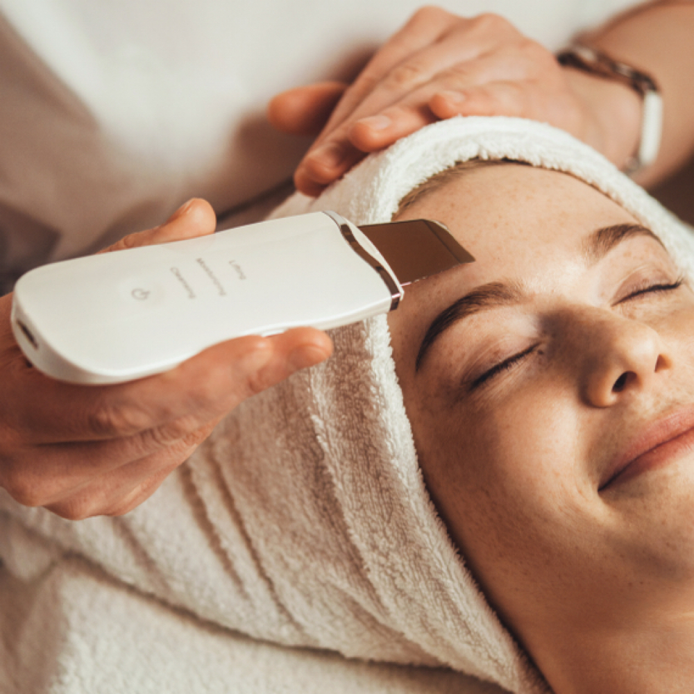 Ultrasonic at Aesthetics By Ashlyn Reff in Astor, FL