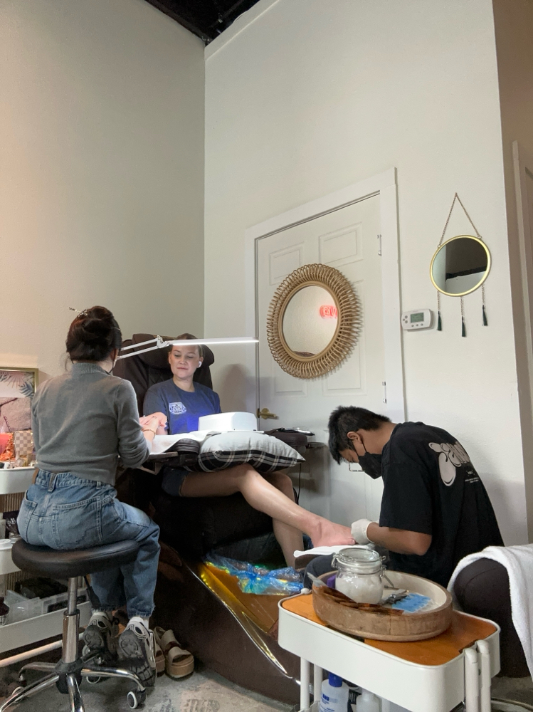 Premium 4-Hands Service