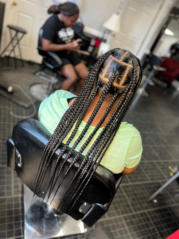 Jumbo Knotless Box Braids