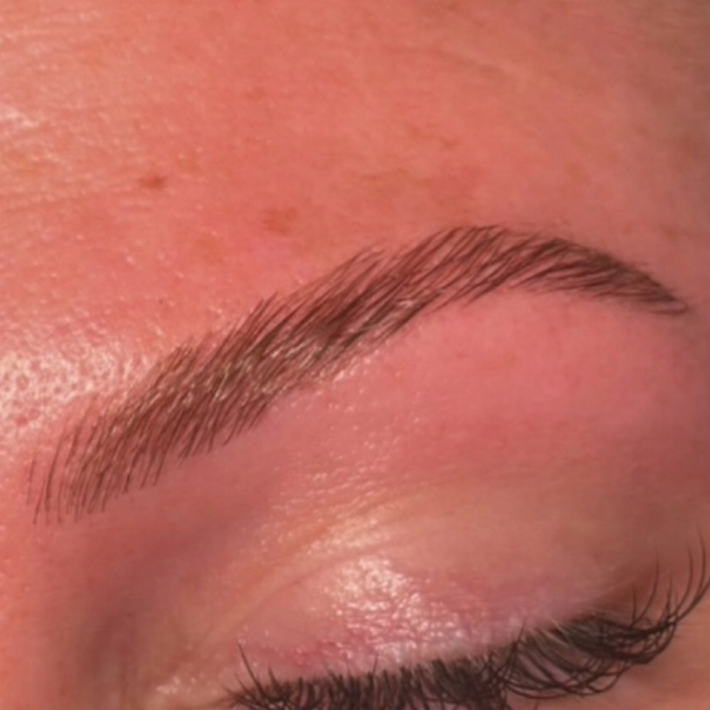 Brow wax at luniralashes in Wichita, KS
