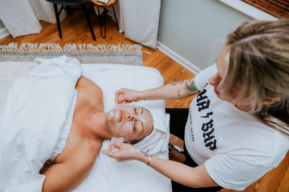 Signature Facial With Dermaplane
